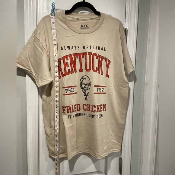 NWOT KFC Size L Kentucky Fried Chicken Logo Tee Shirt Finger Lickin Good Colonel - Picture 7 of 10